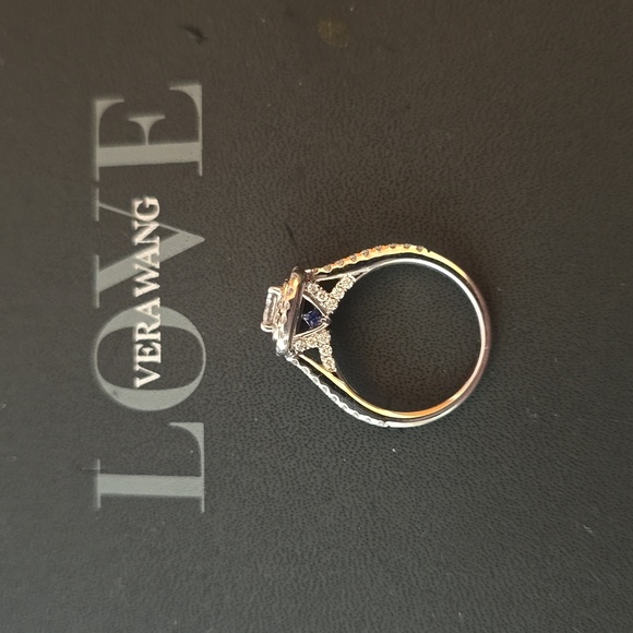 Vera Wang Love Collection - Picture 4 of 16